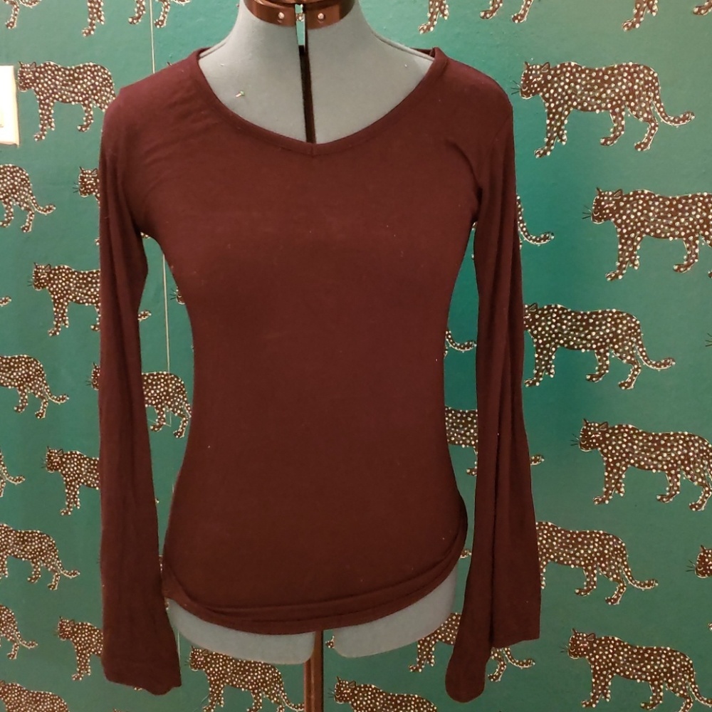 Black tshirt with Long bell sleeves
